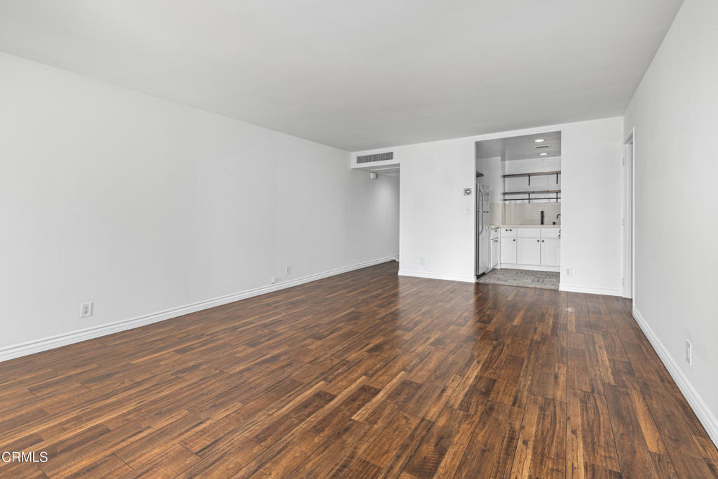800 W 1st Street - Photo 6