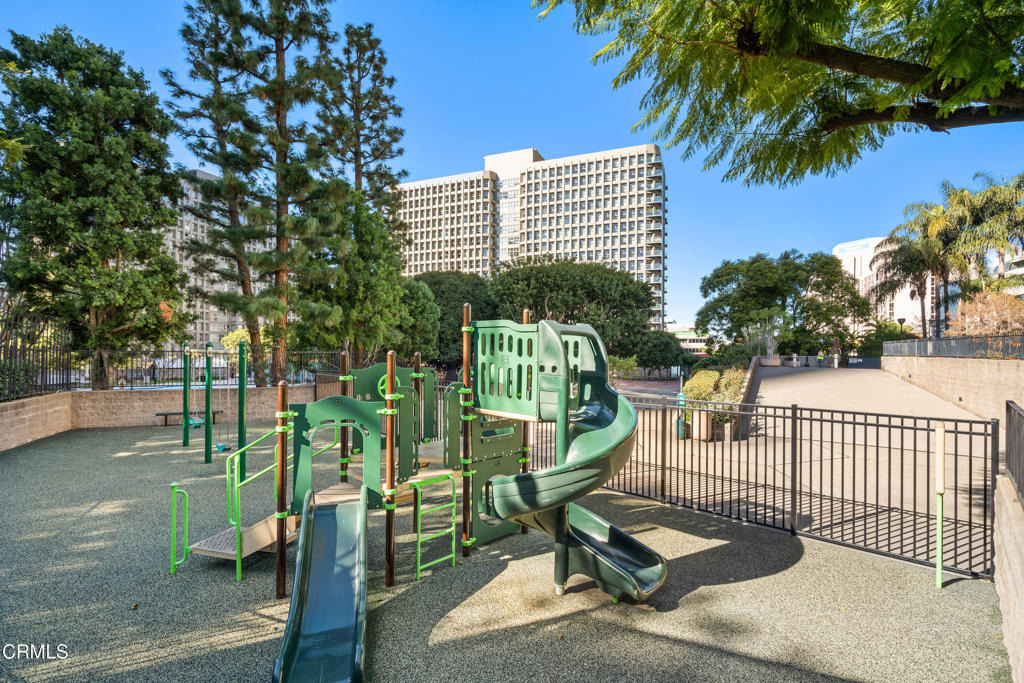 800 W 1st Street - Photo 26