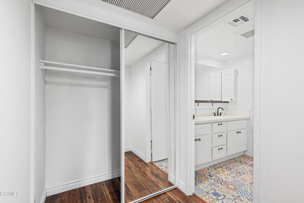 800 W 1st Street - Photo 16