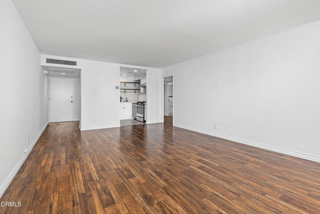 800 W 1st Street - Photo 5