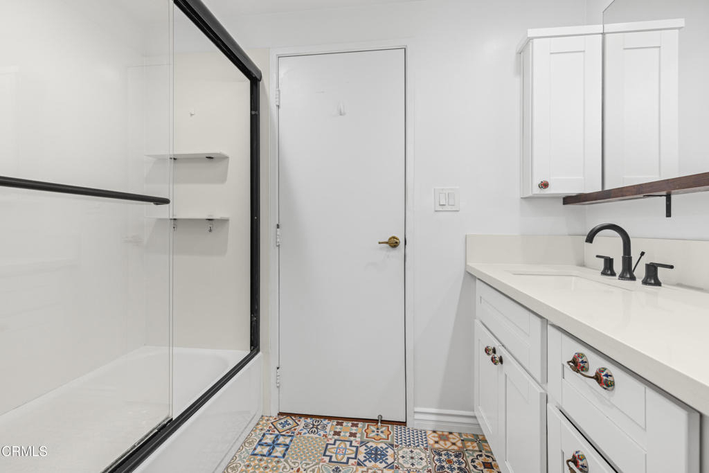800 W 1st Street - Photo 18