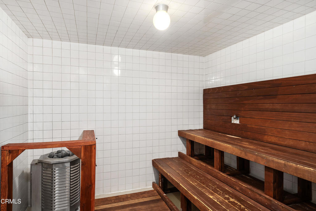 800 W 1st Street - Photo 30