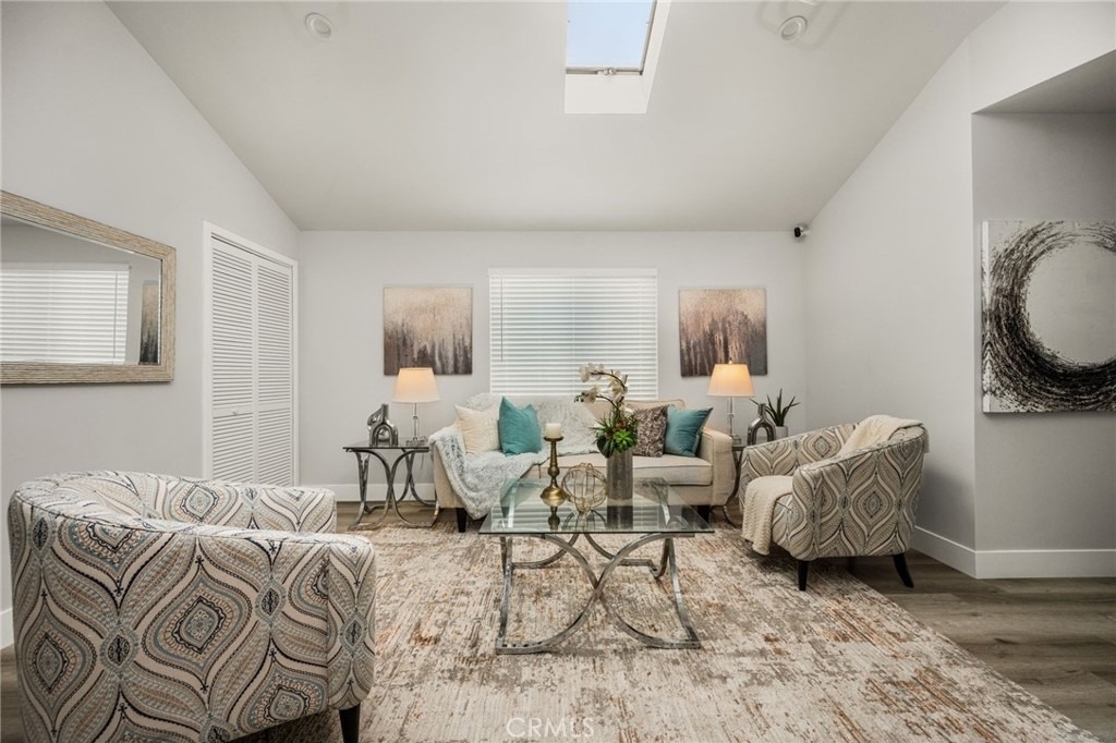 5157 Inglewood - Photo 1
