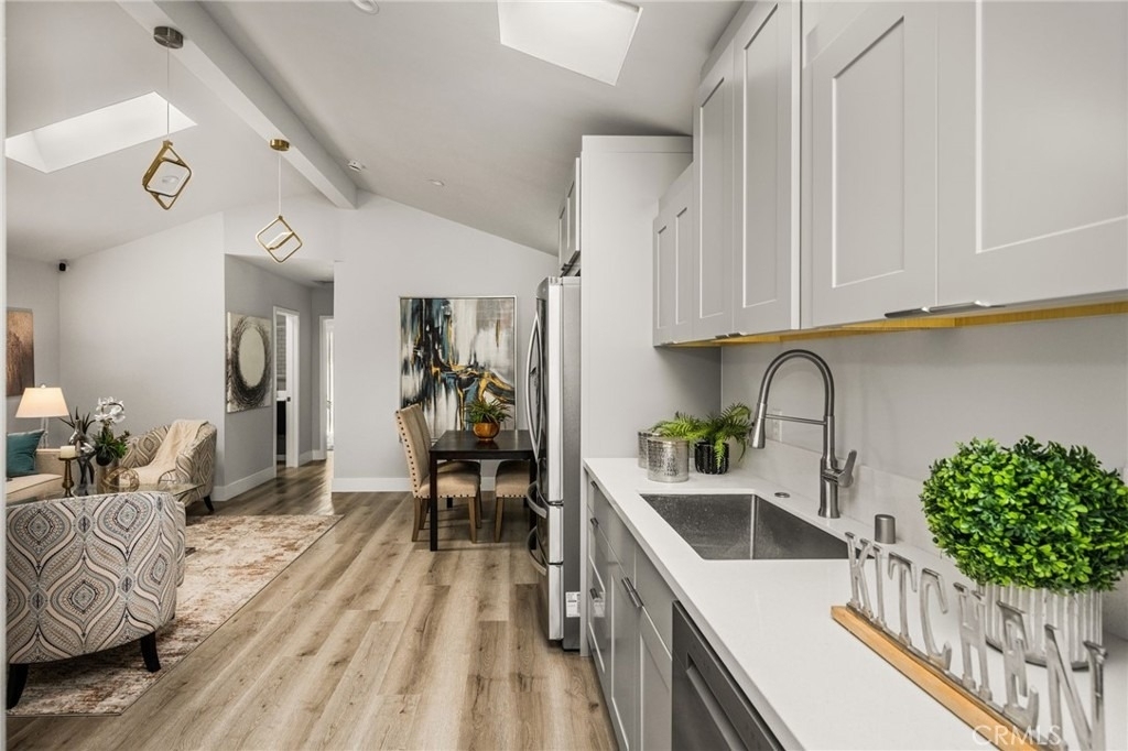5157 Inglewood - Photo 8