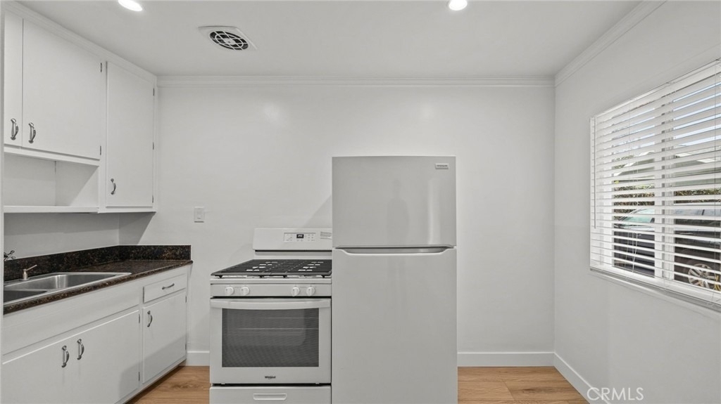 572 Nebraska Avenue - Photo 7