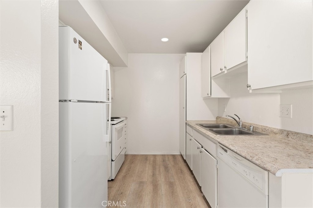 24525 Bendricon - Photo 7
