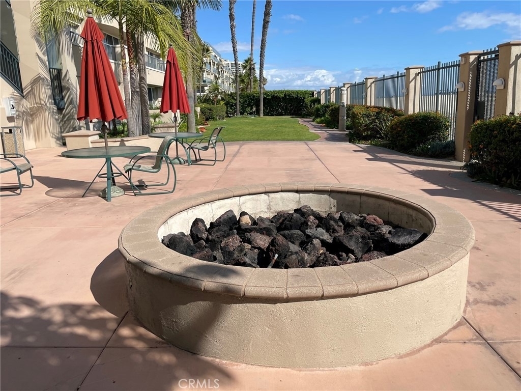 850 E Ocean Boulevard - Photo 1