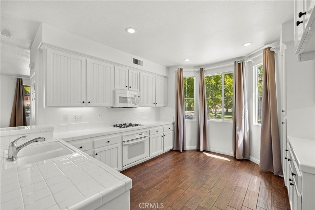 12 Danbury - Photo 5