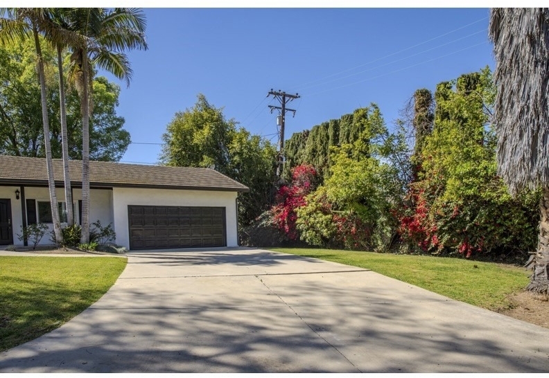 215 Altura Drive - Photo 2