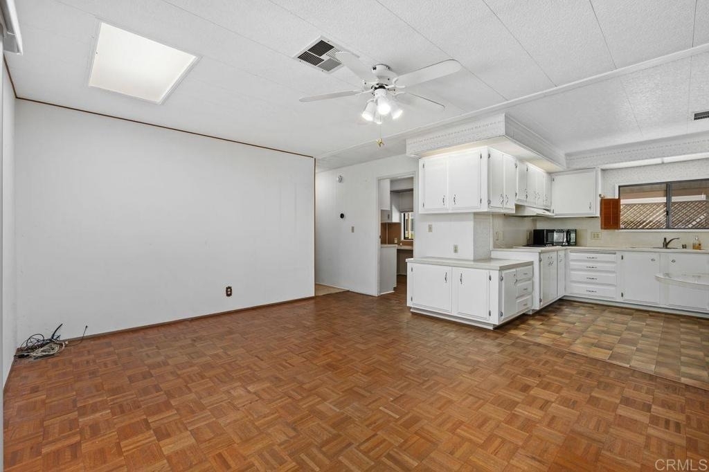 8975 Lawrence Welk Dr - Photo 32