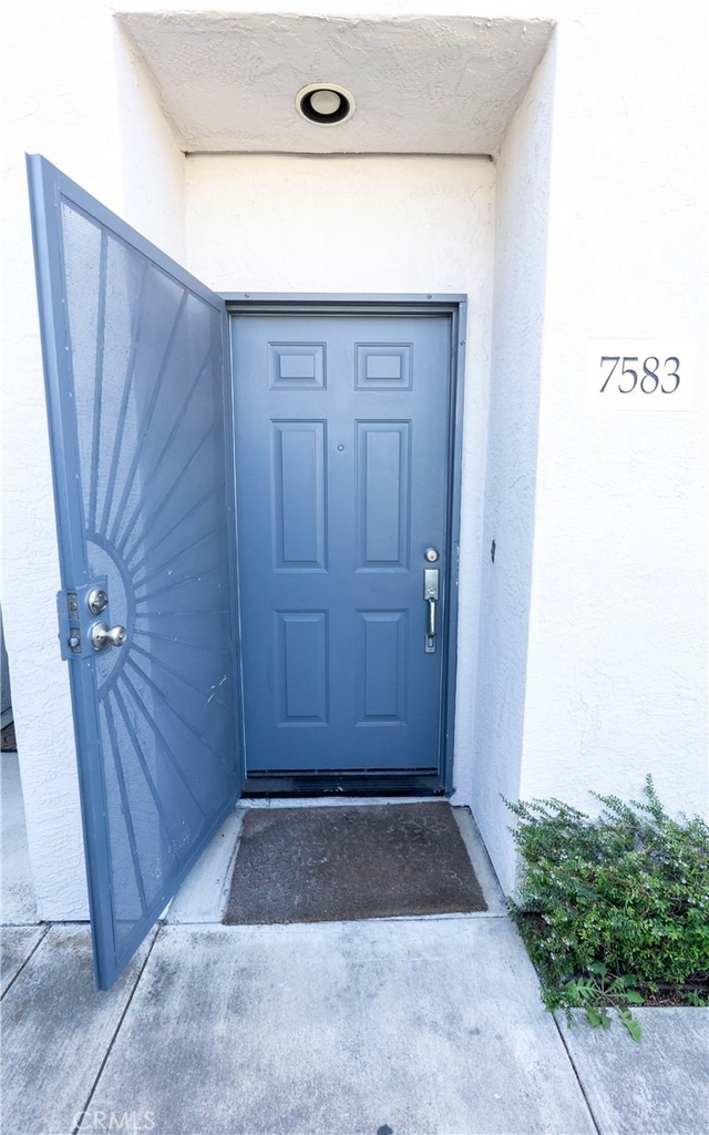 7583 Hazard Center Dr - Photo 18