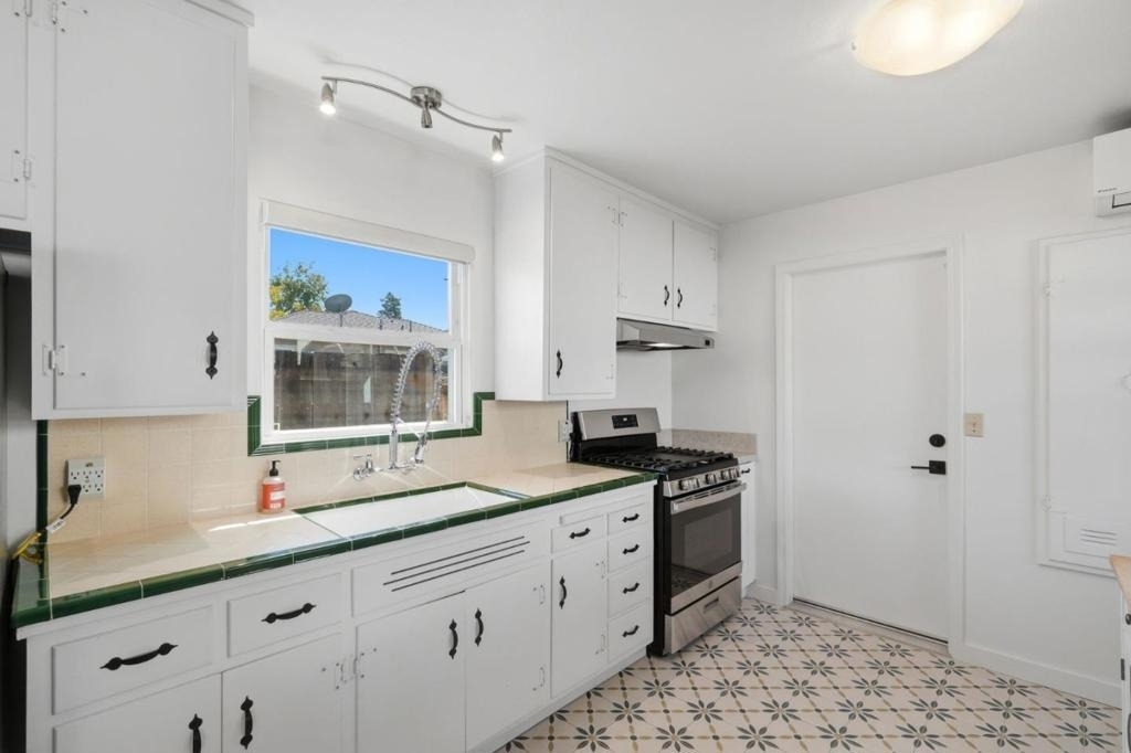 651 Topaz Street - Photo 10