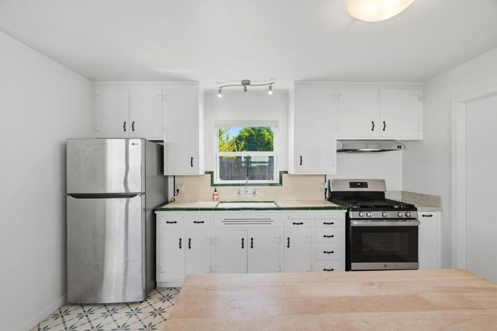 651 Topaz Street - Photo 11