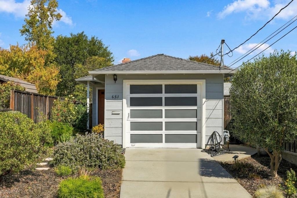 651 Topaz Street - Photo 0