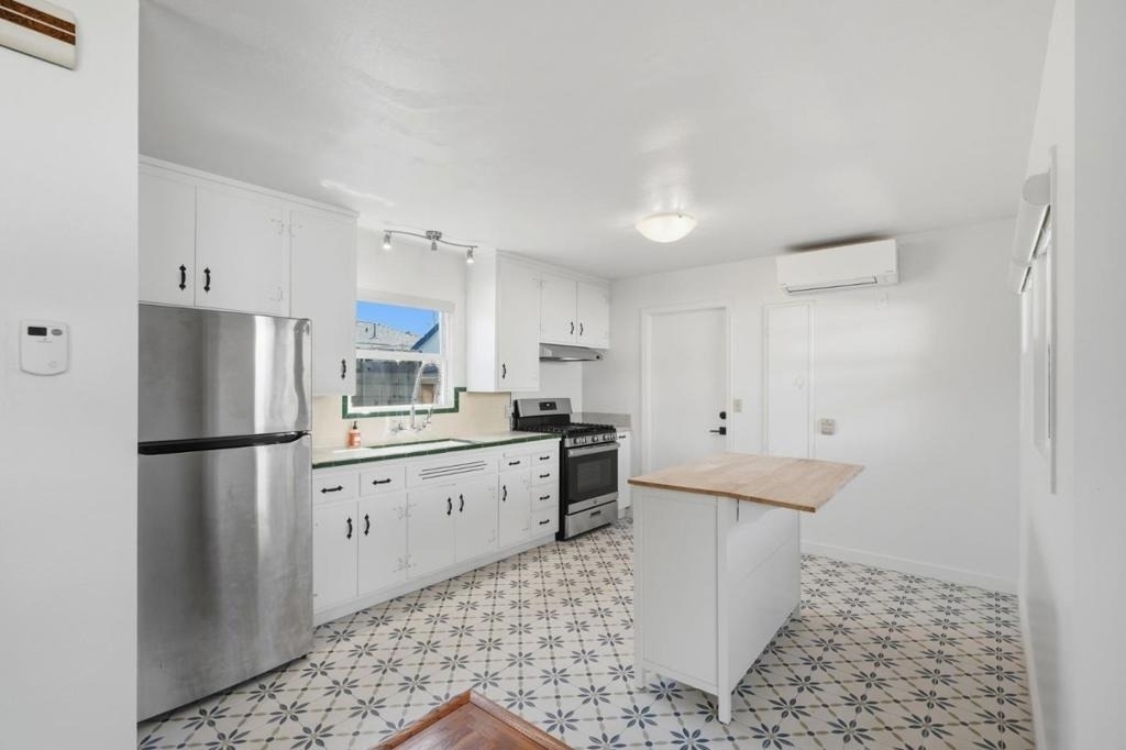 651 Topaz Street - Photo 7