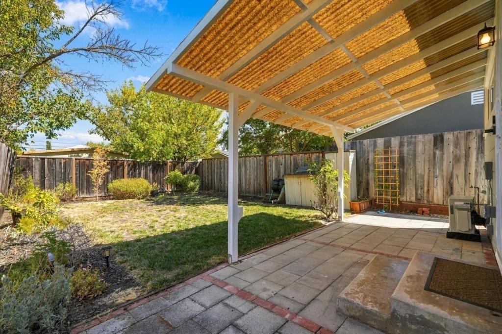651 Topaz Street - Photo 15