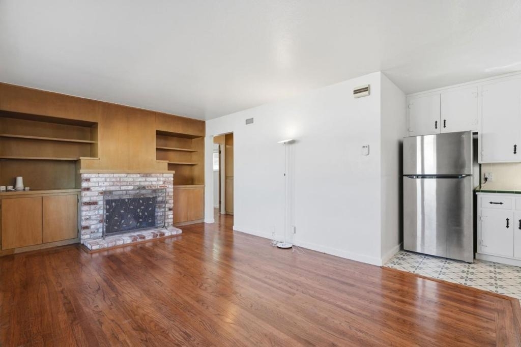 651 Topaz Street - Photo 3
