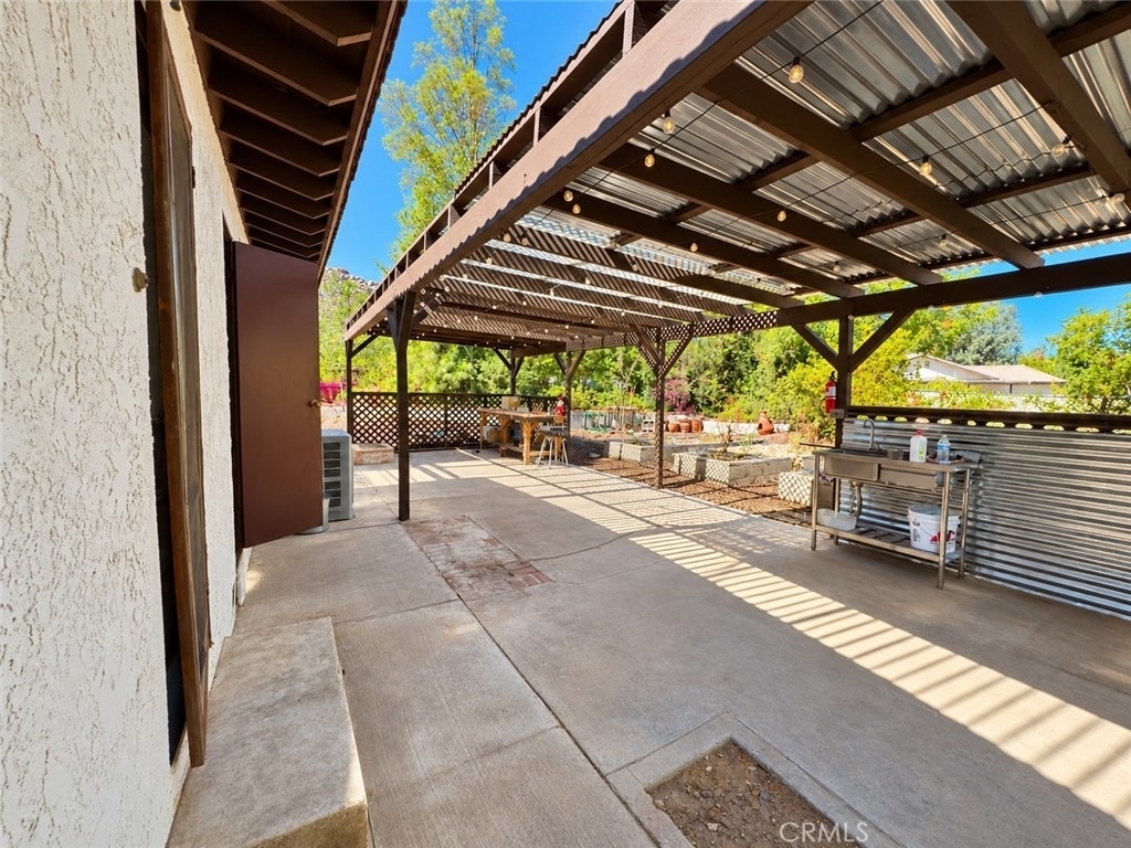 23874 Rhodes Avenue - Photo 24