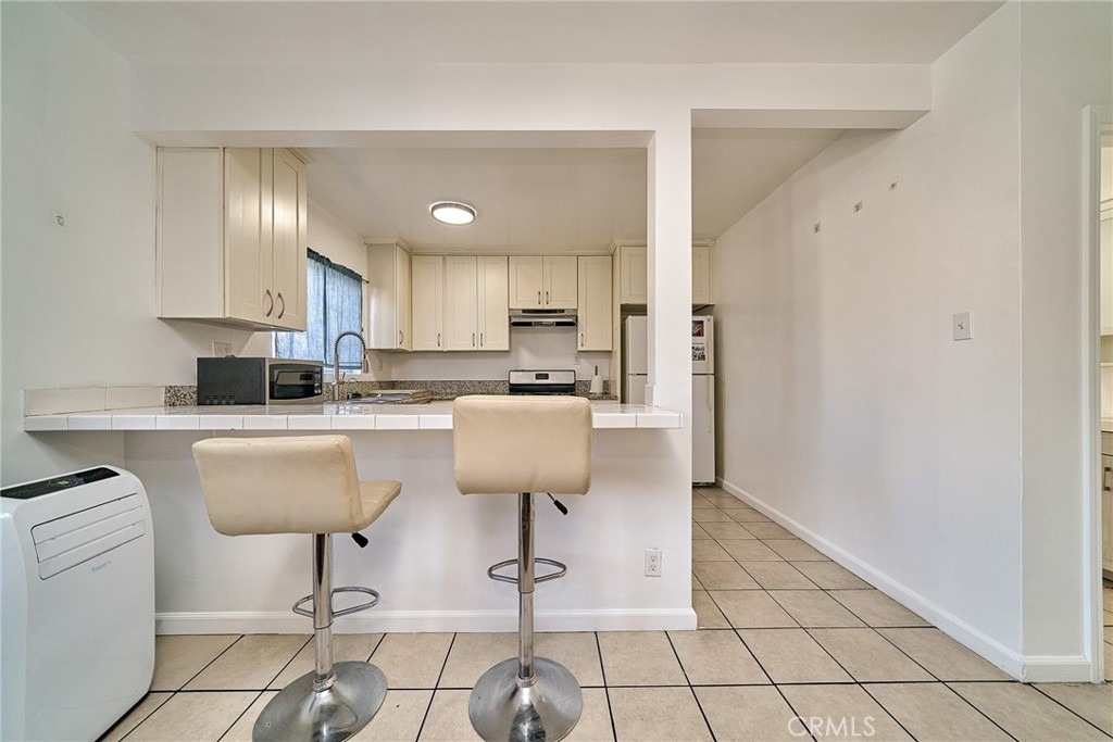 3011 S West View - Photo 5
