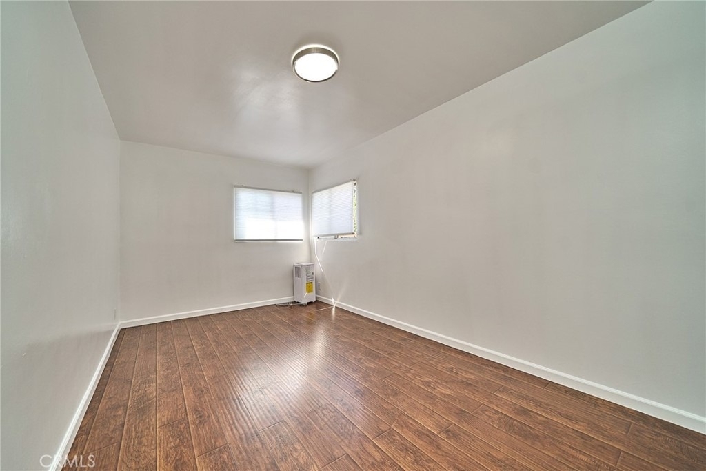 3011 S West View - Photo 11