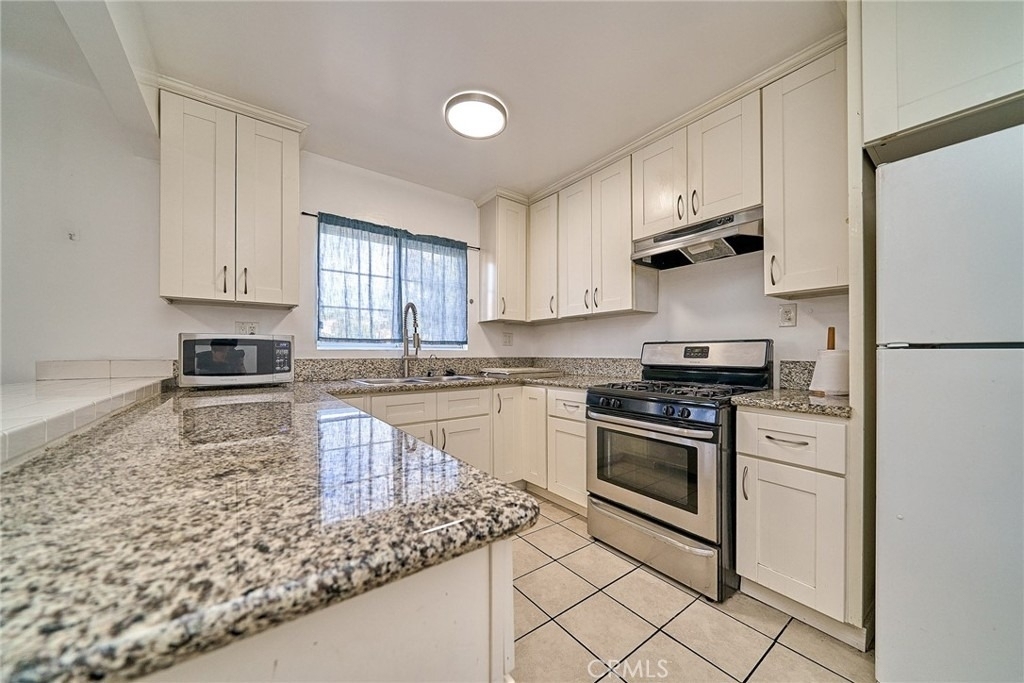 3011 S West View - Photo 9