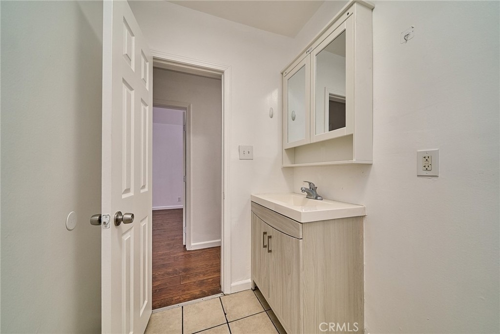3011 S West View - Photo 16