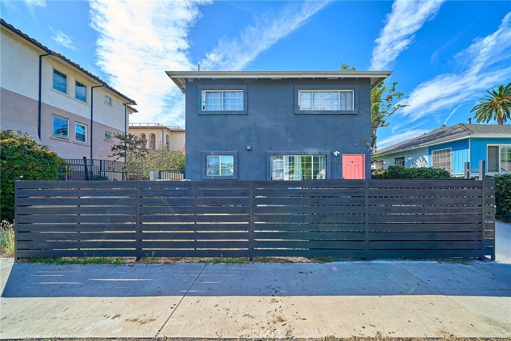 3011 S West View - Photo 1