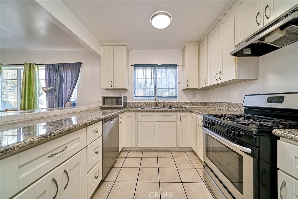 3011 S West View - Photo 10