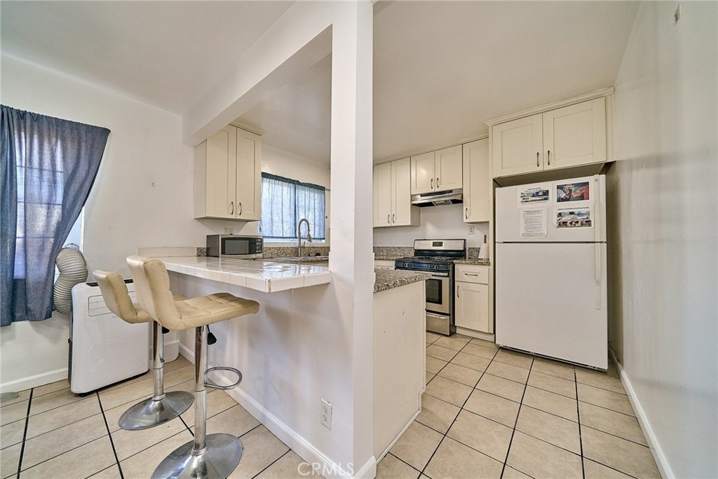 3011 S West View - Photo 6
