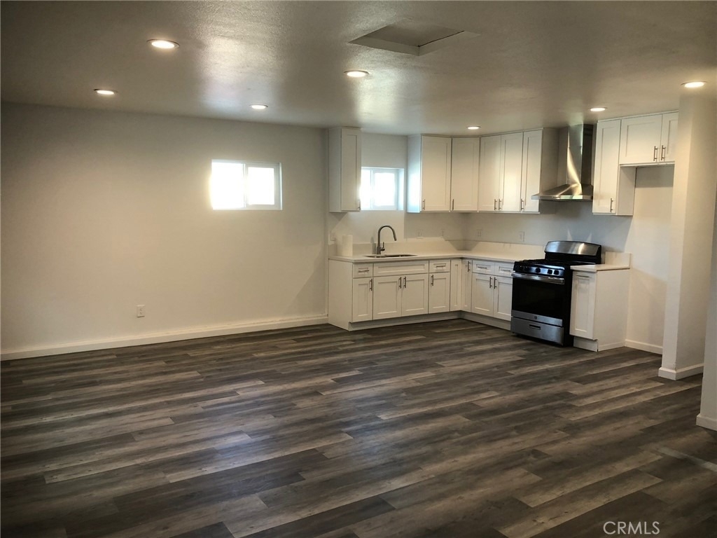 2034 W Mill - Photo 2