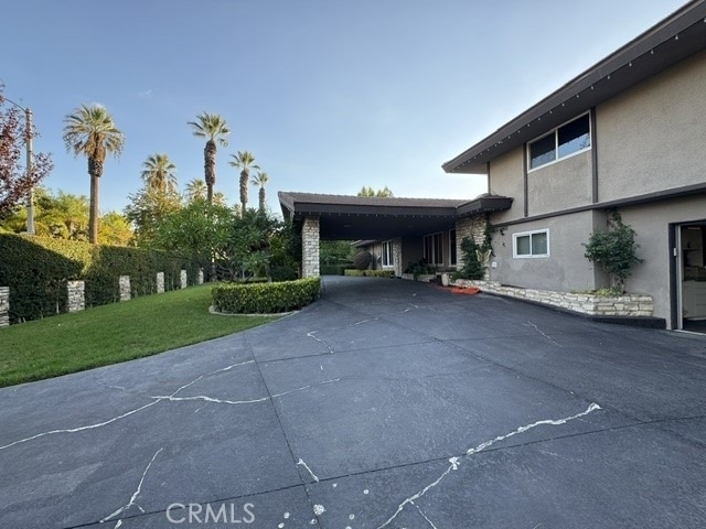 2840 Hudson Avenue - Photo 2