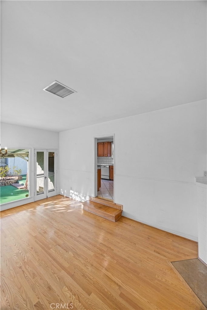 1207 Graynold - Photo 6