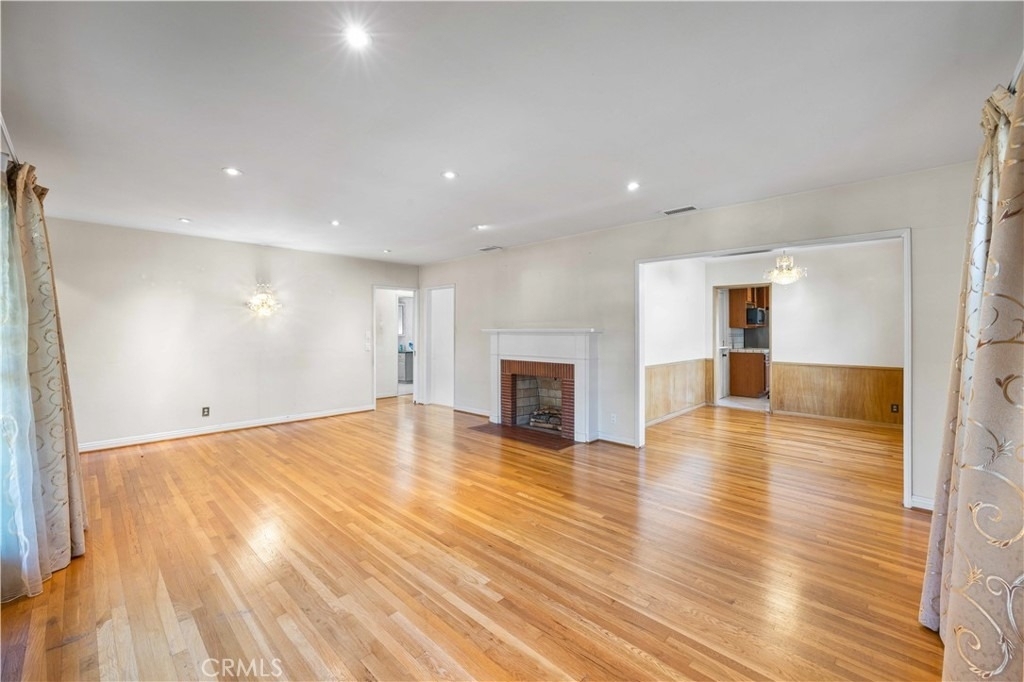 1207 Graynold - Photo 1