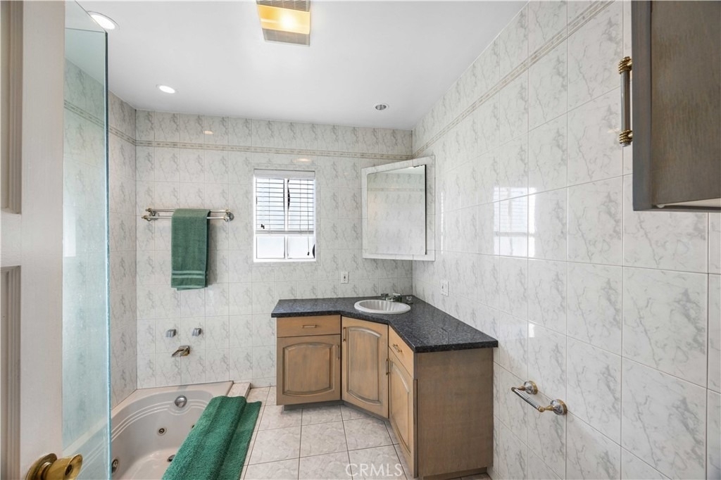1207 Graynold - Photo 20