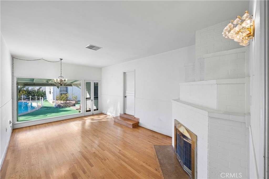 1207 Graynold - Photo 5