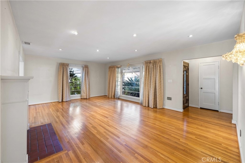 1207 Graynold - Photo 3