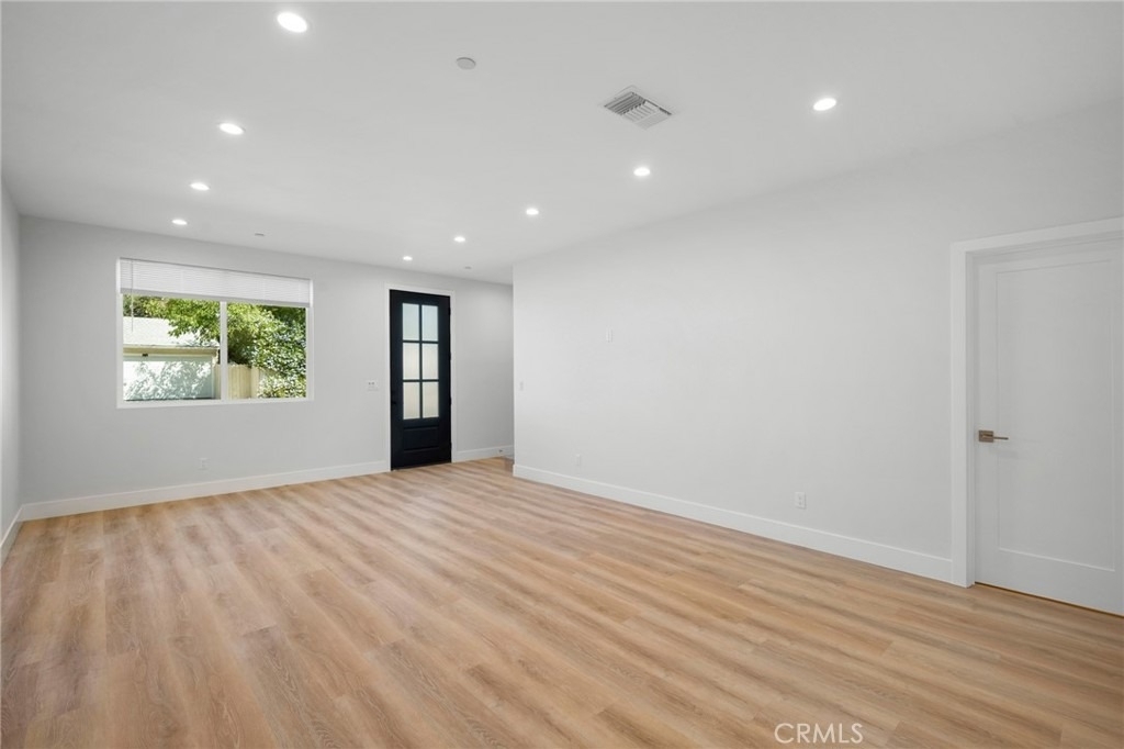 11626 Weddington Street - Photo 5