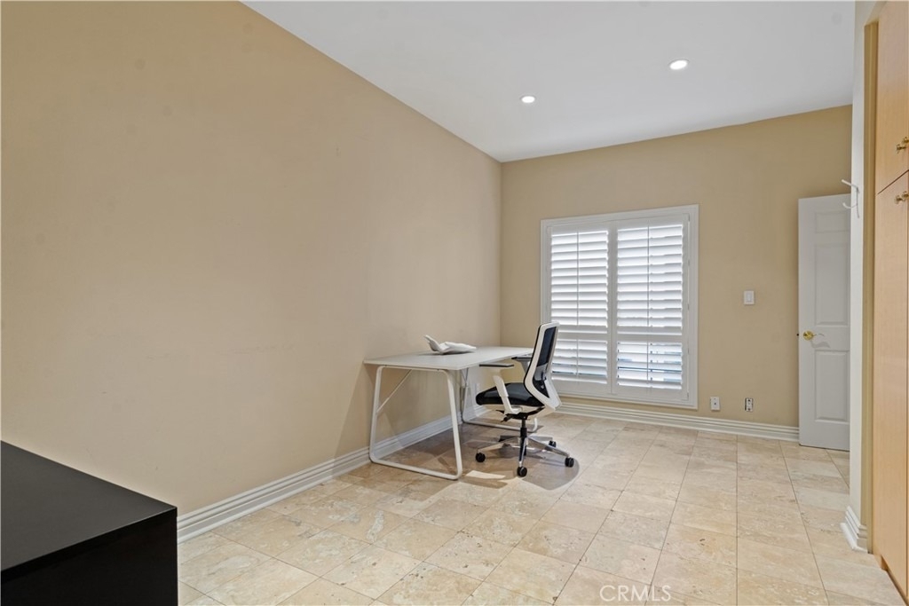 823 Moorside - Photo 22