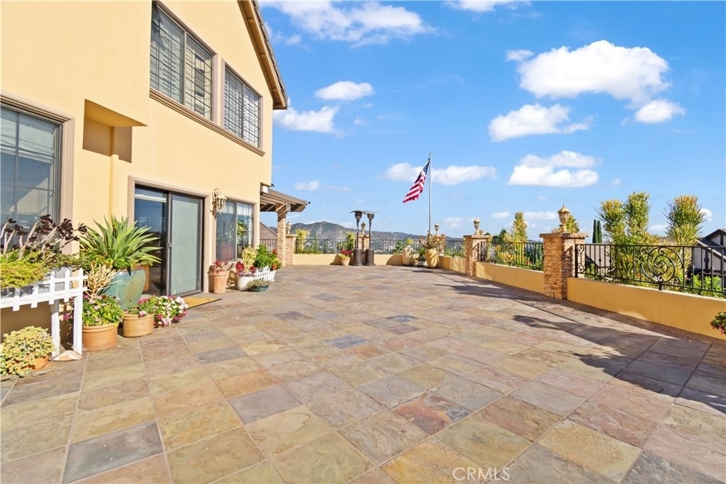 823 Moorside - Photo 17