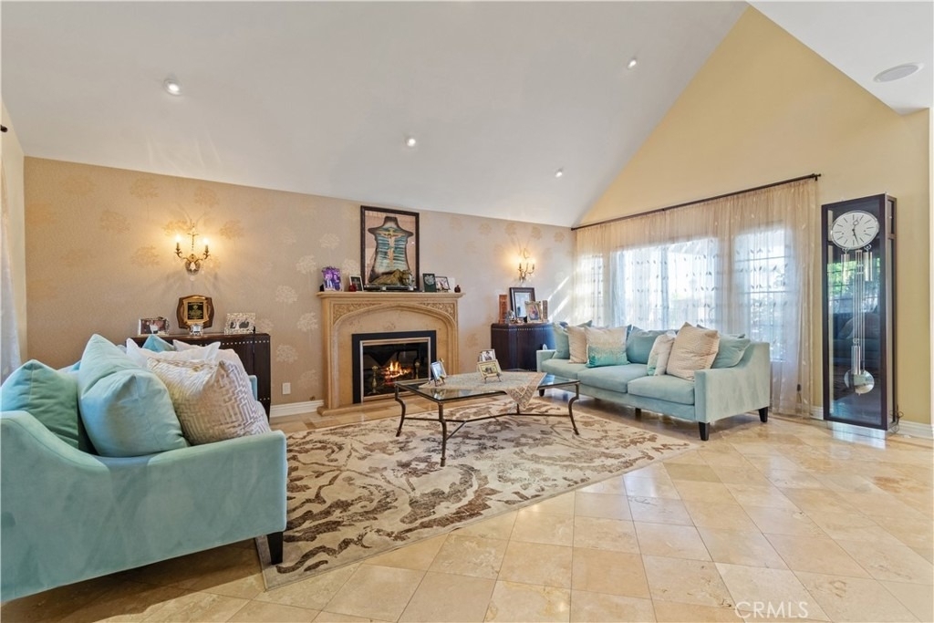 823 Moorside - Photo 5
