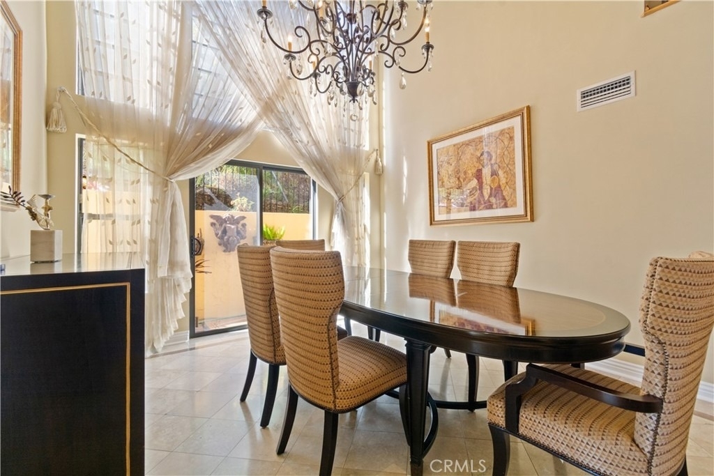 823 Moorside - Photo 10