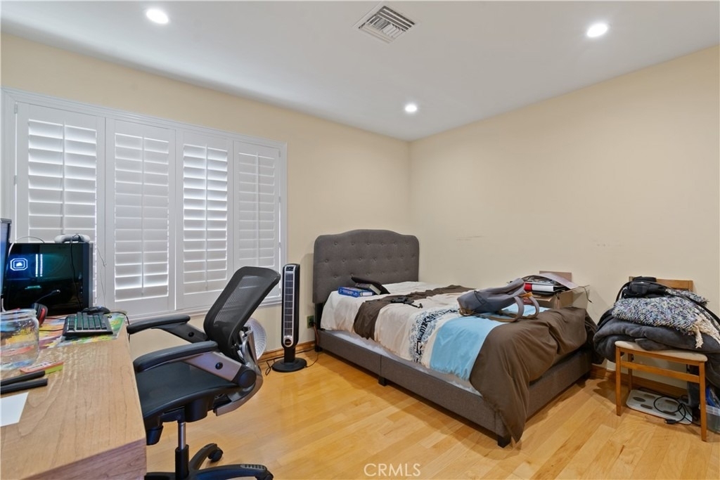 823 Moorside - Photo 26