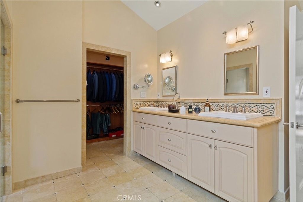 823 Moorside - Photo 34