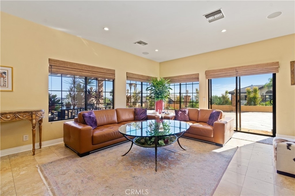 823 Moorside - Photo 8