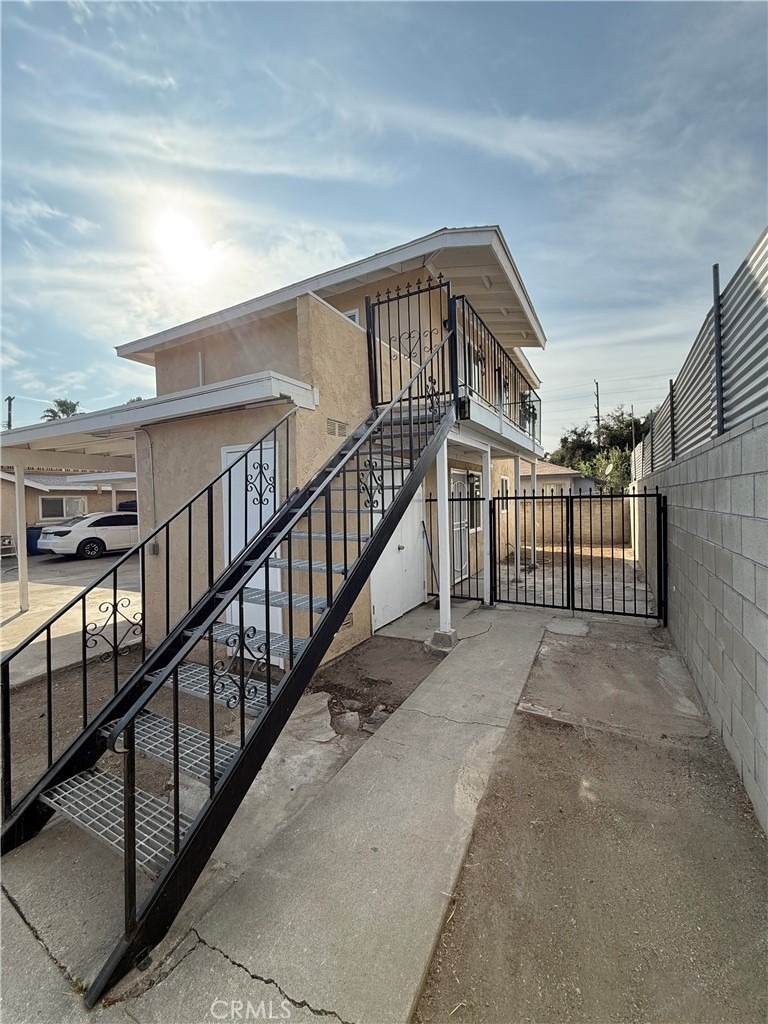 124 E 10th - Photo 1