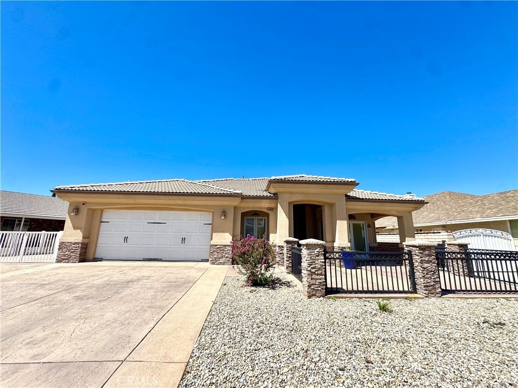 13880 Evergreen Lane - Photo 0