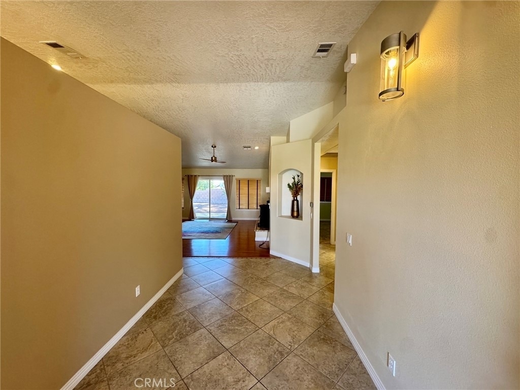 18015 Wildwood Drive - Photo 4