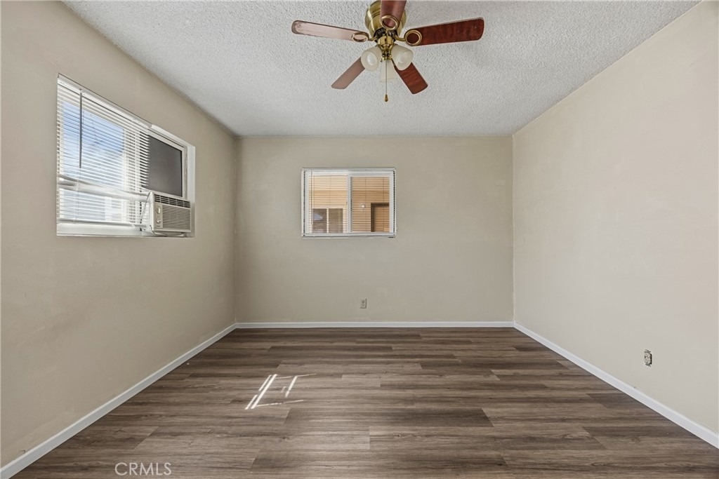 572 N 6th Street - Photo 5