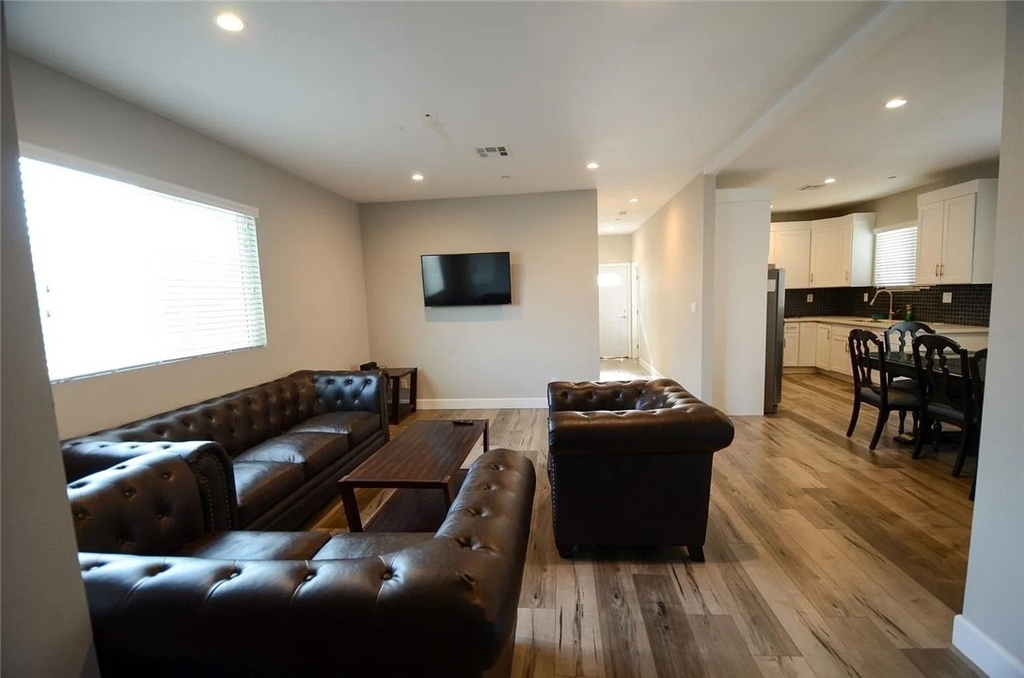 134 E 104th - Photo 6