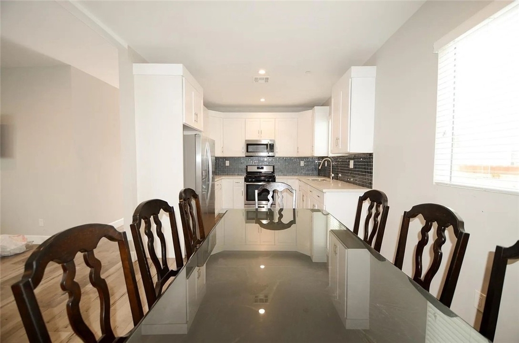 134 E 104th - Photo 4